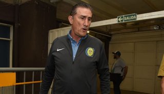 Bauza: "No tengo preferencia entre River y Gimnasia"