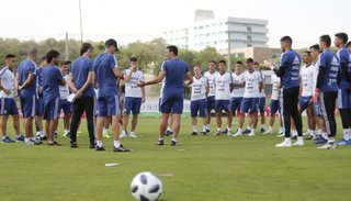 Tapia: "Scaloni tranquilamente puede dirigir al seleccionado mayor"