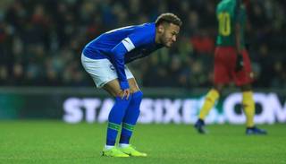 Brasil le ganó a Camerún y Neymar se lesionó