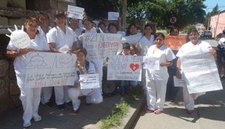 Enfermeras marcharon para protestar por una ley