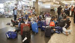 Por el paro de transporte, cancelaron 47 vuelos de Aerolíneas