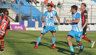 Gimnasia partió vía terrestre hacia Junín