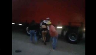 Generalizado repudio a la agresión sufrida por una mujer transgénero
