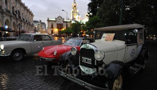 Exhiben los autos en la previa de la Vuelta de los Valles