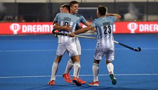 Argentina superó con éxito un duro debut en el Mundial de Hockey