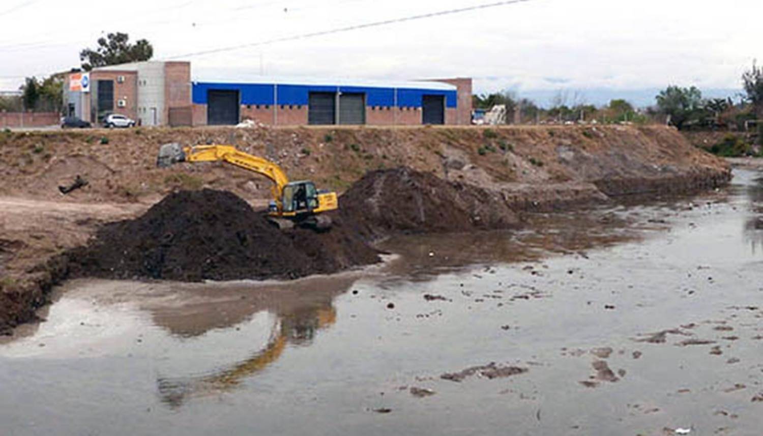 Invertirán 7 millones en limpieza de cauce y encauzamiento en el río