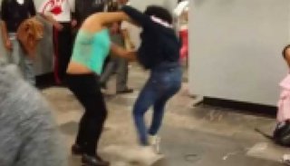 Le contó a una amiga que volvió con el ex y esta la atacó dejándola sin dientes