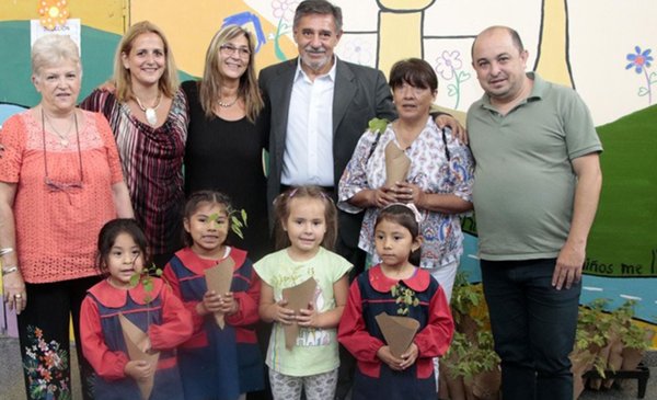 Donaron 170 arbolitos para el CDI "Santa Rita" - El Tribuno.com.ar
