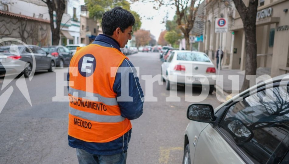 A partir de diciembre, el costo para los autos que estacionen en la calle será de $20