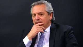 Alberto Fernández estudia un aumento generalizado para los sueldos bajos, jubilaciones y planes sociales