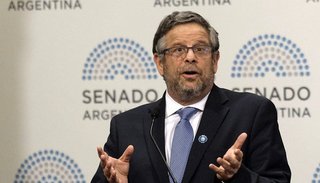 Adolfo Rubinstein renunció como secretario de Salud tras la polémica por el protocolo del aborto no punible