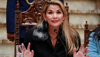 Áñez promulgó la ley para convocar a nuevas elecciones en Bolivia sin Evo Morales