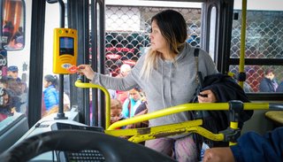 La Justicia le puso un freno a Saeta: no podrá aumentar el precio del boleto de colectivo