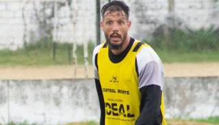 Cosaro sorprendió y dejó Central Norte