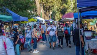 Los ambulantes esperan ser trasladados al Paseo de los Poetas