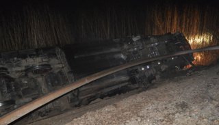 Volcó una locomotora del Belgrano Cargas en Lumbreras: dos personas resultaron heridas
