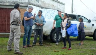 Asisten a familias afectadas por el temporal en Los Naranjos y Río Blanquito
