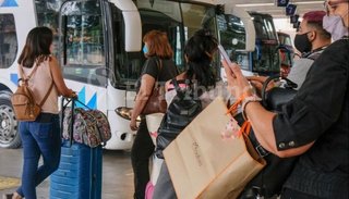 Viajar en colectivo desde Salta hasta  Buenos Aires cuesta casi lo mismo que  hacerlo en avión