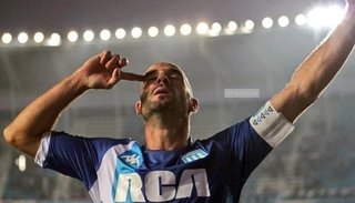 "Me duele, pero son los últimos dos partidos con la camiseta de Racing"