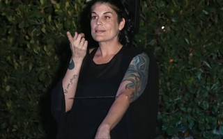 Artista californiana se convierte en la cíborg con más implantes del mundo