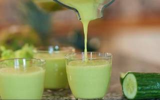 Los efectos en el cuerpo por tomar jugo de pepino y de apio en las noches