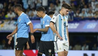 Eliminatorias: Uruguay sorprendió a Argentina y se llevó un gran triunfo de  la Bombonera, El conjunto de Bielsa derrotó 2-0 a una Scaloneta sin juego, Página