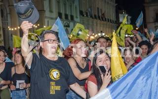Balotaje 2023: El festejo de los salteños en la plaza 9 de Julio