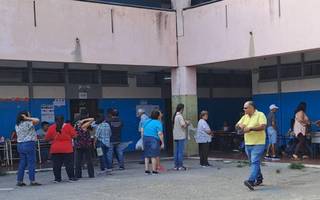 Pese al intenso calor en Libertador votó el 72%