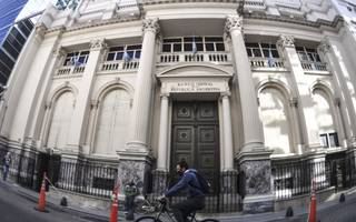 El Gobierno debe pagar US$12 mil millones en cinco meses