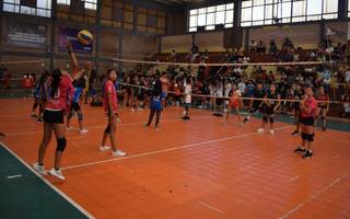 Buen marco en el 8º encuentro de mini en Española