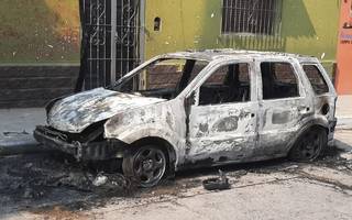 Se quemó un vehículo en El Bordo