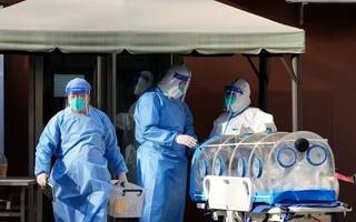 China: hospitales desbordados por la expansión de una enfermedad respiratoria en niños