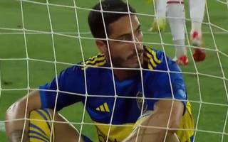 Mirá el doblete de Boselli ante Boca tras varios errores en la defensa