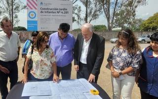 El Carril: Edificio de Nivel Inicial para la escuela Castilla