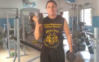 “El Fusil” Reyes, el ganador de la vida que va por el Mundo Hispano