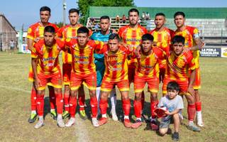 Mitre juega con la obligación de ganar el clásico 