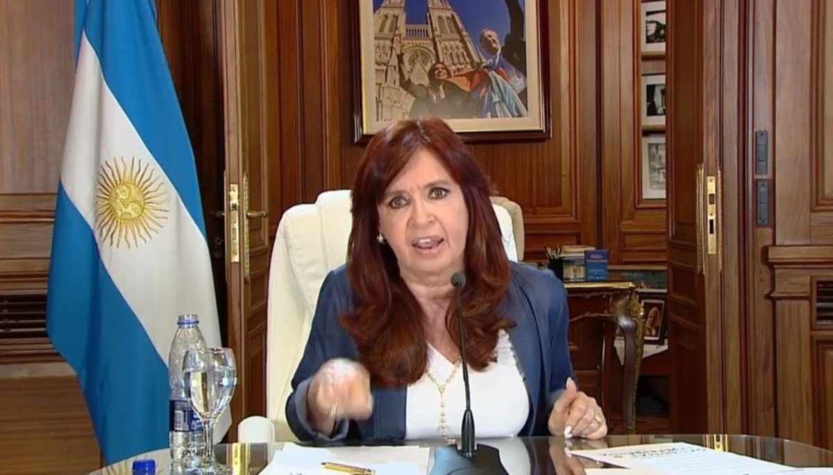Ruta del dinero K: revocaron el sobreseimiento de Cristina Kirchner
