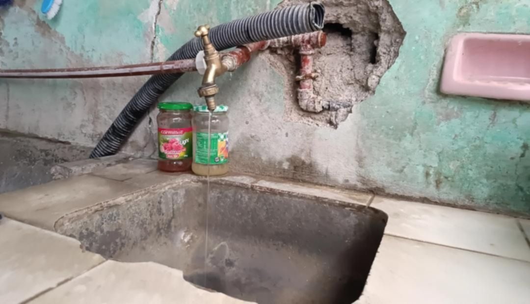 Vecinos de Palpalá exigen solución ante baja presión de agua