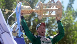 Campeón por un cuarto de punto: Canapino ganó su segundo título en el TC