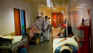 Trabajadores del hospital instalaron una olla popular