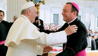 Tras su enigmática partida de Orán, Zanchetta fue nombrado en el Vaticano