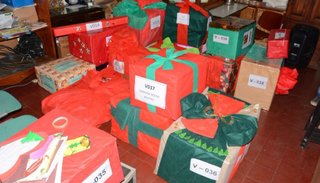 Cáritas inicia entrega de cajas navideñas