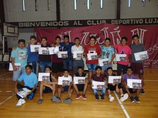 Medallas y diplomas a deportistas