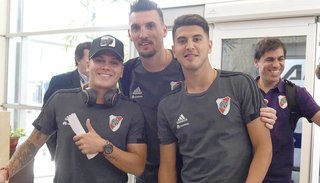 El plantel de River arriba a la capital española