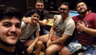VÍDEO. Mira el debut de Llokallas, la nueva banda de Pipo Valdés