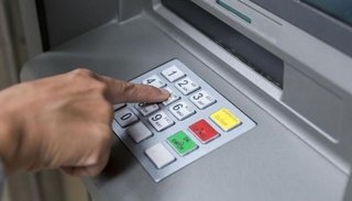 Empleados estatales perciben sus haberes