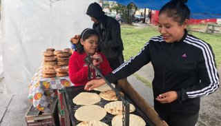 En búsqueda de los mejores bollos y tortillas a la parrilla en la ciudad de Salta