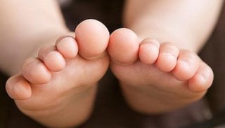 Luego de un accidente, le amputaron cuatro dedos del pie a una niña