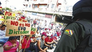 Crecen protestas en Bolivia por repostulación de Evo Morales