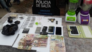 Allanamientos y secuestro de drogas en Colonia Santa Rosa
